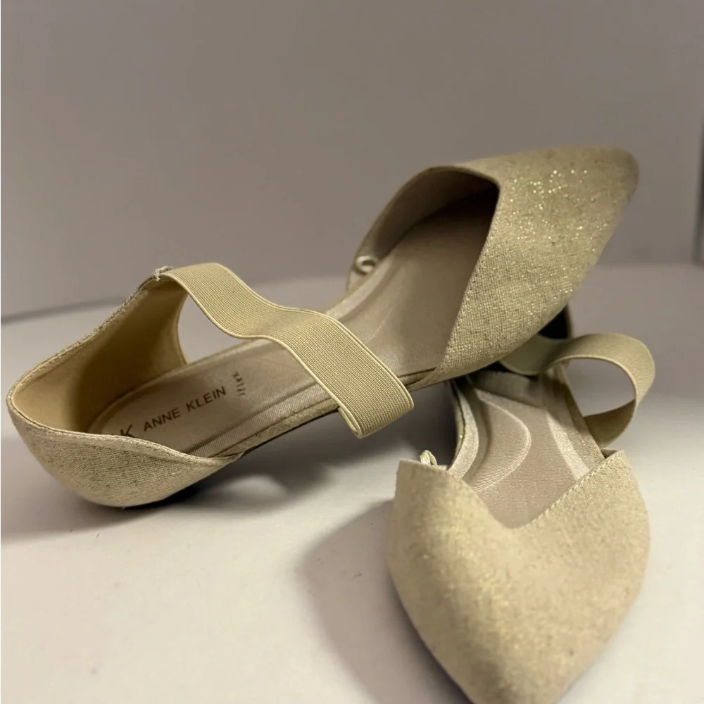 Anne Klein Orsolo Mary Jane Beige/Gold Sparkle Women's Flats Size 8.5